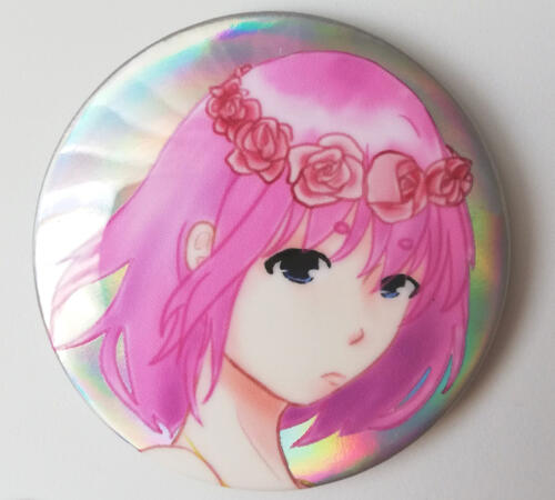 58mm Holographic Badge (art by hiyimi)